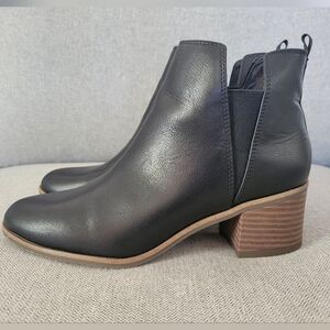 Dr. Scholls boots - size 9